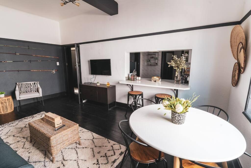 Cozy One-Bedroom In The Heart Of Sea Point Le Cap Extérieur photo